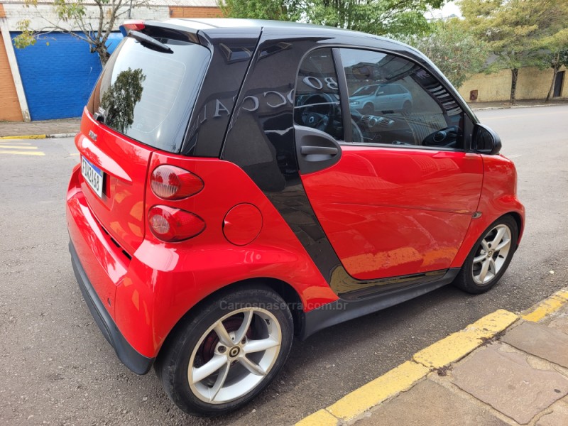 FORTWO 1.0 COUPÉ 3 CILINDROS 12V GASOLINA 2P AUTOMÁTICO - 2013 - FLORES DA CUNHA
