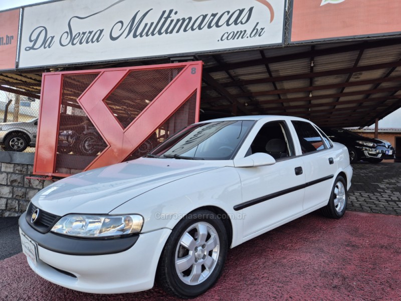 VECTRA 2.2 MPFI GLS 8V GASOLINA 4P MANUAL