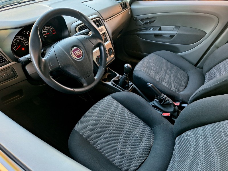 PUNTO 1.4 ATTRACTIVE 8V FLEX 4P MANUAL - 2011 - CAXIAS DO SUL