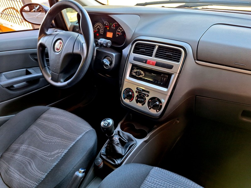 PUNTO 1.4 ATTRACTIVE 8V FLEX 4P MANUAL - 2011 - CAXIAS DO SUL