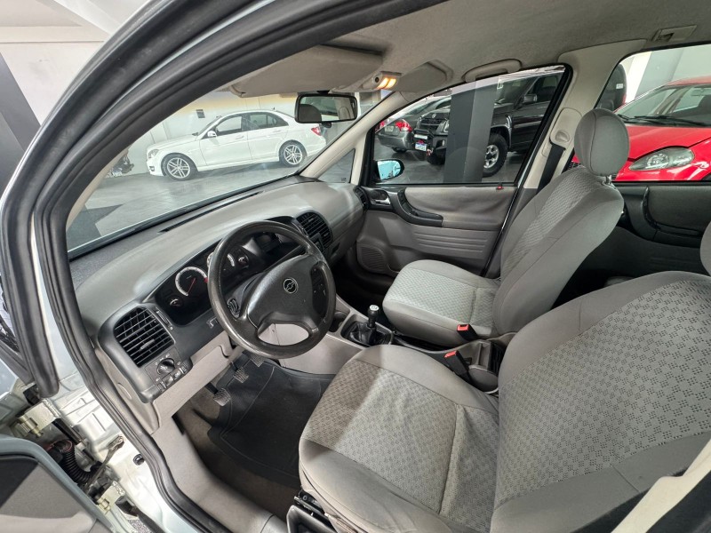 ZAFIRA 2.0 MPFI COMFORT 8V FLEX 4P MANUAL - 2010 - CAXIAS DO SUL