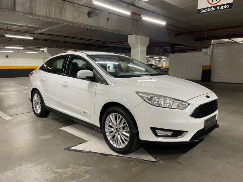 FOCUS 2.0 SE SEDAN 16V FLEX 4P AUTOMÁTICO - 2016 - CAXIAS DO SUL