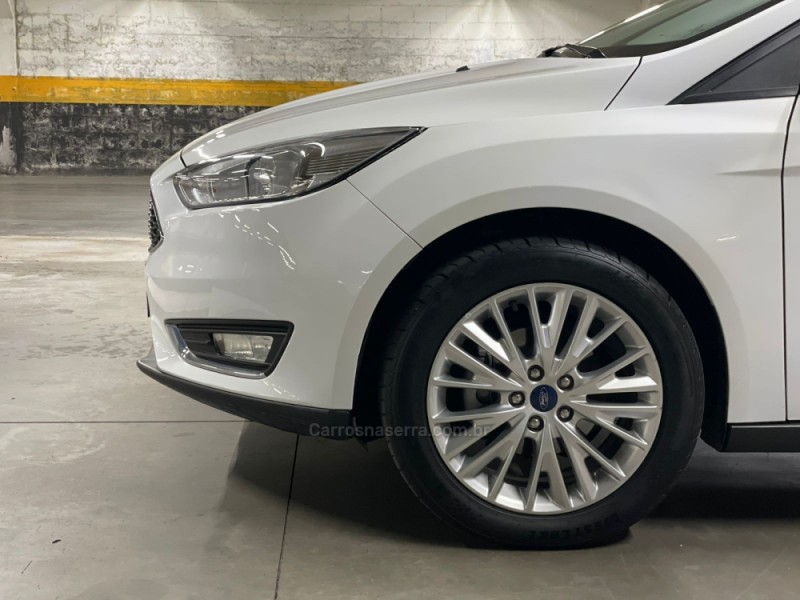 FOCUS 2.0 SE SEDAN 16V FLEX 4P AUTOMÁTICO - 2016 - CAXIAS DO SUL