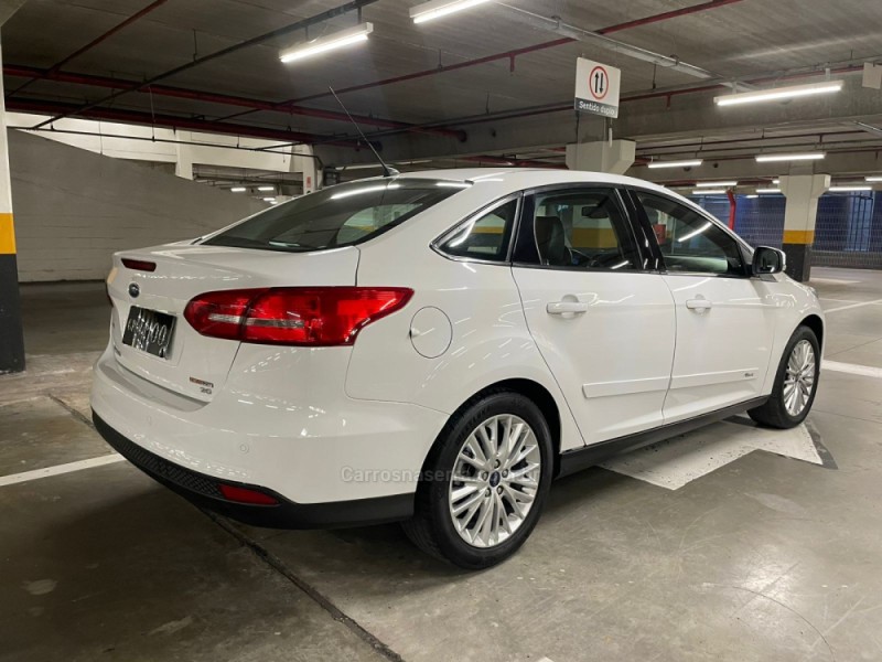 FOCUS 2.0 SE SEDAN 16V FLEX 4P AUTOMÁTICO - 2016 - CAXIAS DO SUL