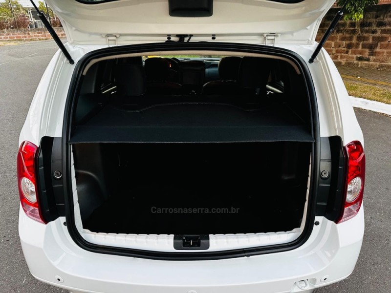 DUSTER 1.6 DYNAMIQUE 4X2 16V FLEX 4P MANUAL - 2014 - FARROUPILHA
