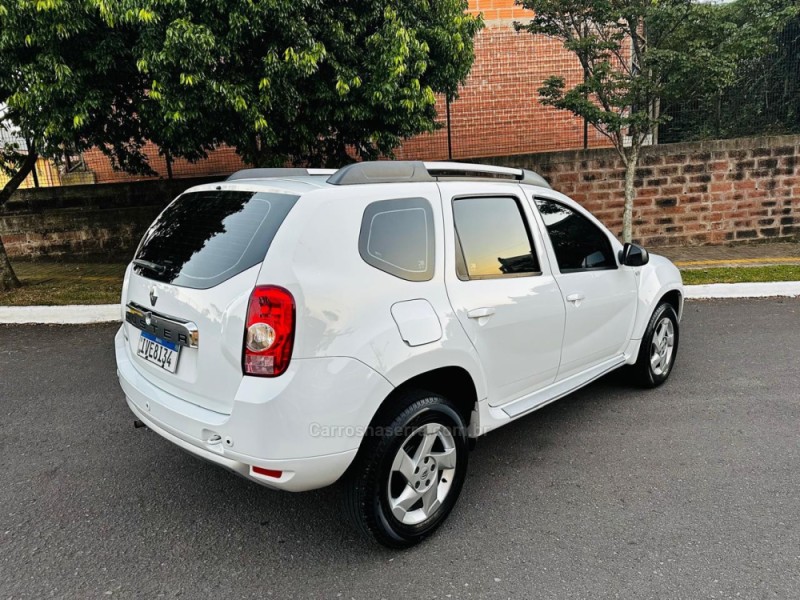 DUSTER 1.6 DYNAMIQUE 4X2 16V FLEX 4P MANUAL - 2014 - FARROUPILHA