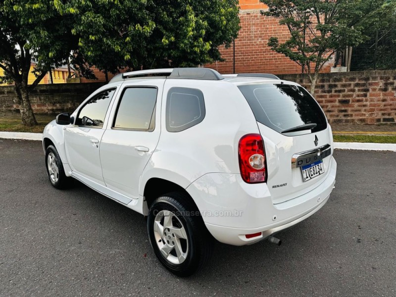DUSTER 1.6 DYNAMIQUE 4X2 16V FLEX 4P MANUAL - 2014 - FARROUPILHA