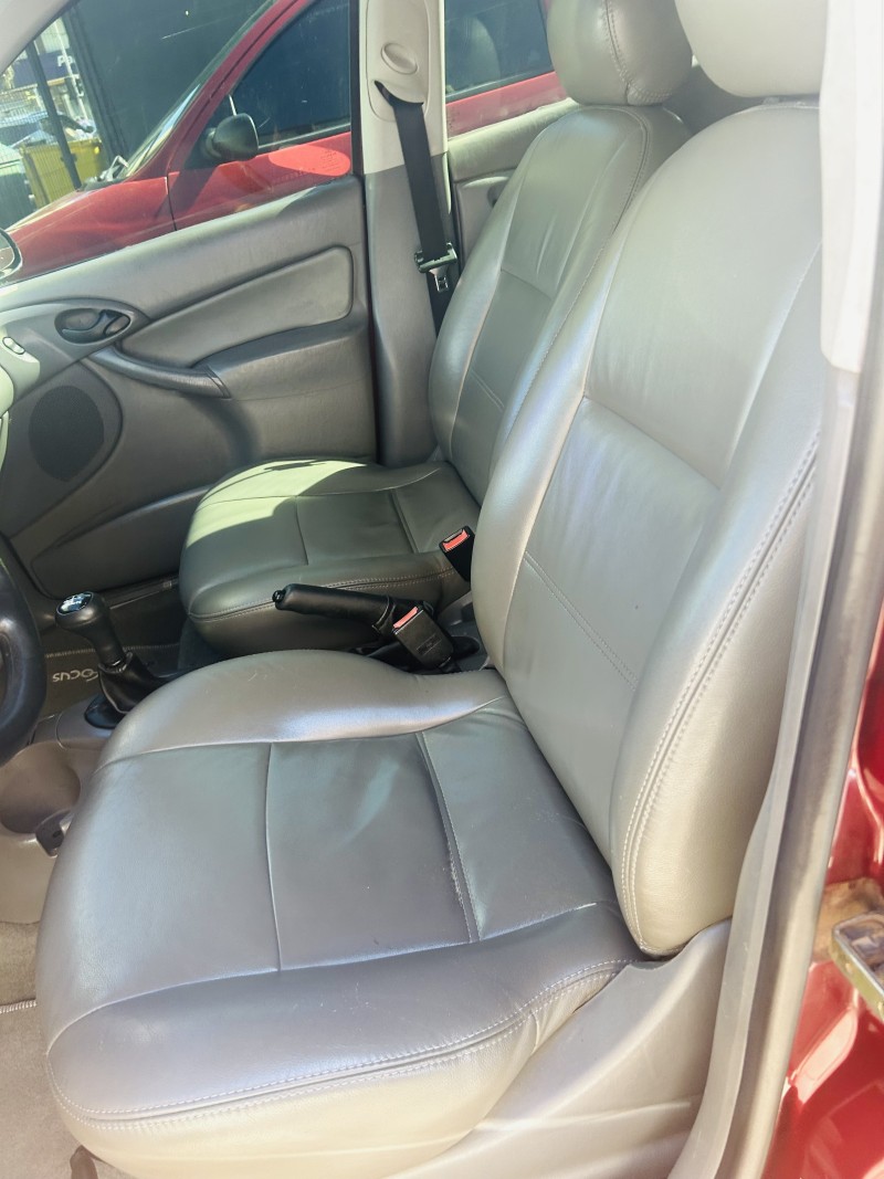 FOCUS 1.8 16V GASOLINA 4P MANUAL - 2001 - CAXIAS DO SUL