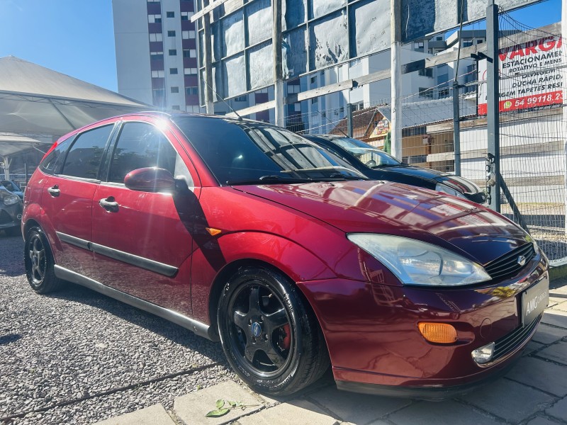 FOCUS 1.8 16V GASOLINA 4P MANUAL - 2001 - CAXIAS DO SUL