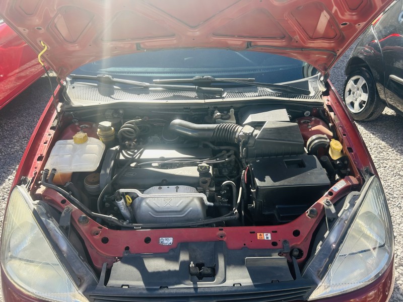 FOCUS 1.8 16V GASOLINA 4P MANUAL - 2001 - CAXIAS DO SUL
