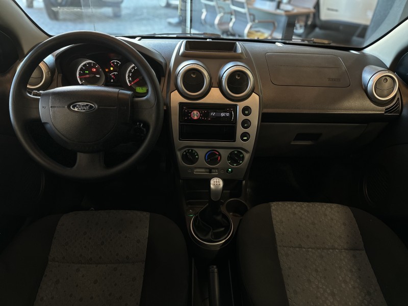 FIESTA 1.6 MPI CLASS HATCH 8V FLEX 4P MANUAL - 2013 - CAXIAS DO SUL