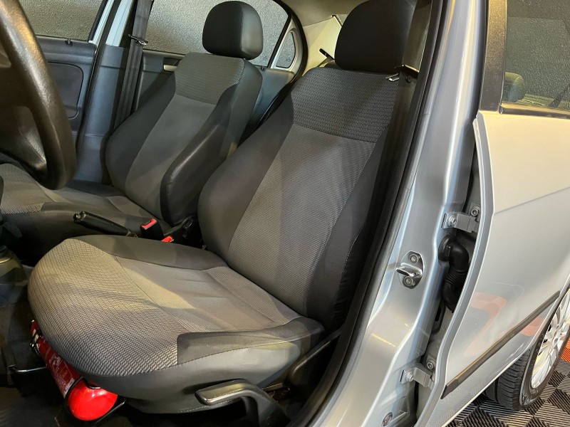 VOYAGE 1.6 MI CITY 8V FLEX 4P MANUAL - 2012 - ANTôNIO PRADO