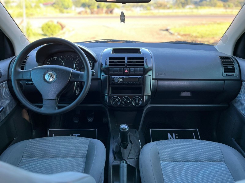 POLO 1.6 MI 8V E-FLEX 4P MANUAL - 2009 - BOM PRINCíPIO