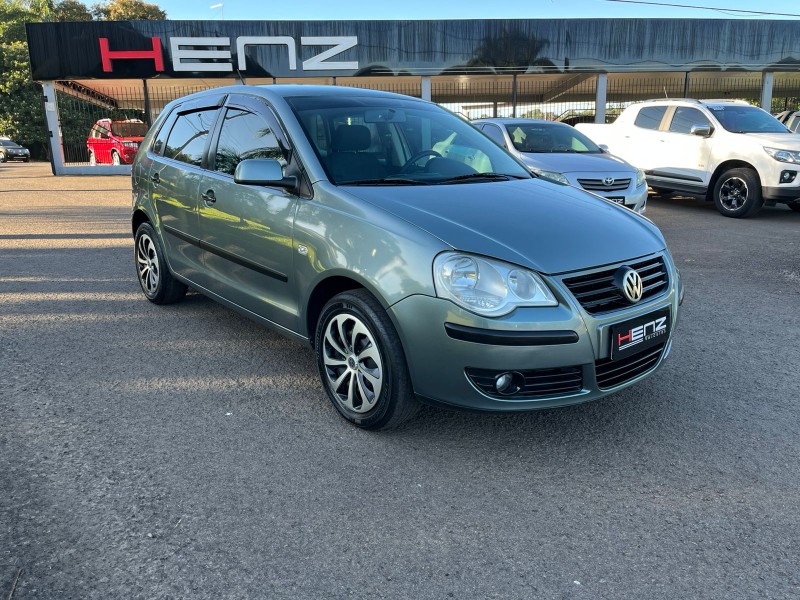 POLO 1.6 MI 8V E-FLEX 4P MANUAL - 2009 - BOM PRINCíPIO