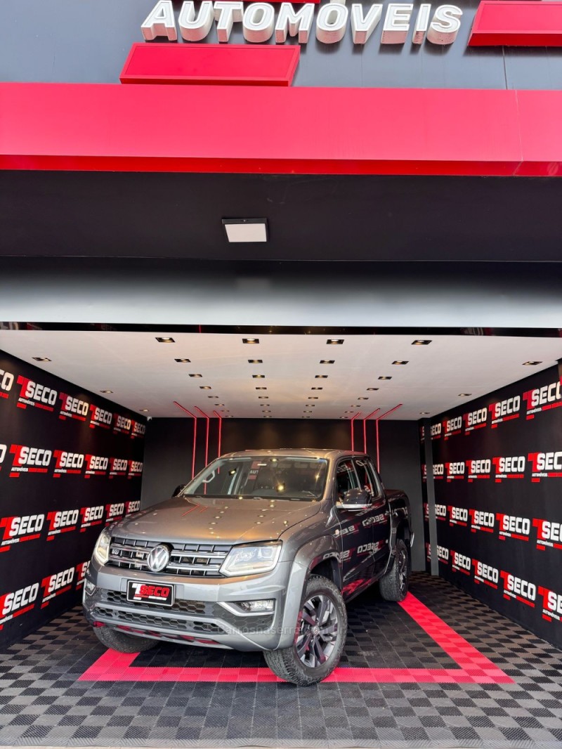 AMAROK 3.0 V6 TDI HIGHLINE CD DIESEL 4MOTION AUTOMÁTICO - 2021 - PASSO FUNDO