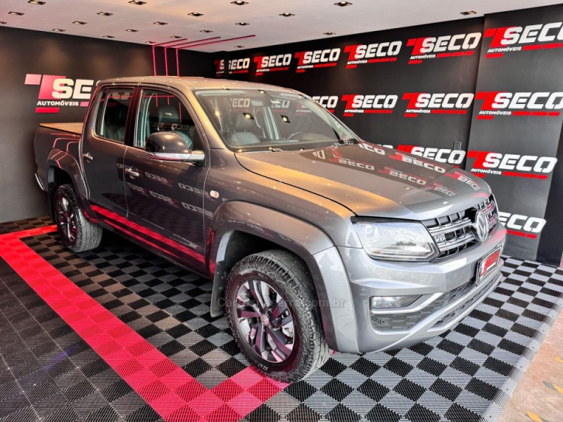 AMAROK 3.0 V6 TDI HIGHLINE CD DIESEL 4MOTION AUTOMÁTICO - 2021 - PASSO FUNDO