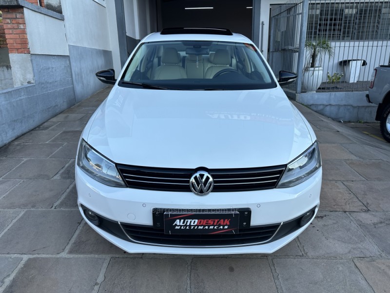 JETTA 2.0 TSI DSG HIGHLINE 200CV GASOLINA 4P AUTOMÁTICO - 2011 - CAXIAS DO SUL