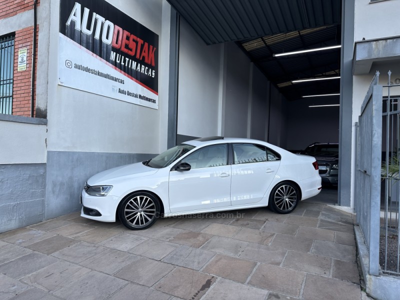 JETTA 2.0 TSI DSG HIGHLINE 200CV GASOLINA 4P AUTOMÁTICO - 2011 - CAXIAS DO SUL