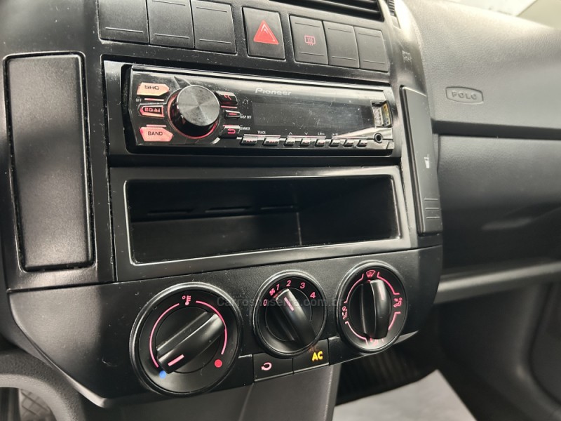 POLO 1.6 MI SPORTLINE 8V FLEX 4P MANUAL - 2008 - NOVA PRATA