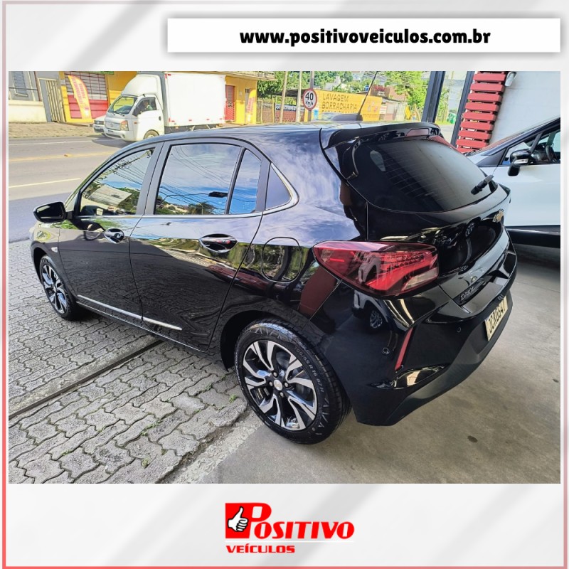 ONIX 1.0	PREMIER II PLUS 12V TURBO FLEX 4P AUTOMÁTICO - 2024 - CAXIAS DO SUL
