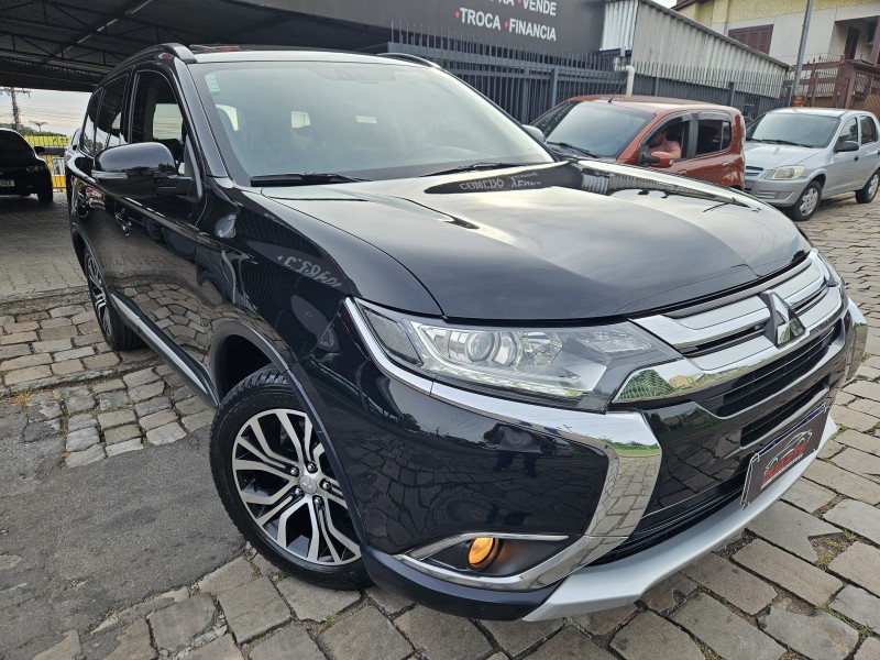 OUTLANDER 2.0 MIVEC HPE GASOLINA 4P AUTOMÁTICO - 2016 - CAXIAS DO SUL