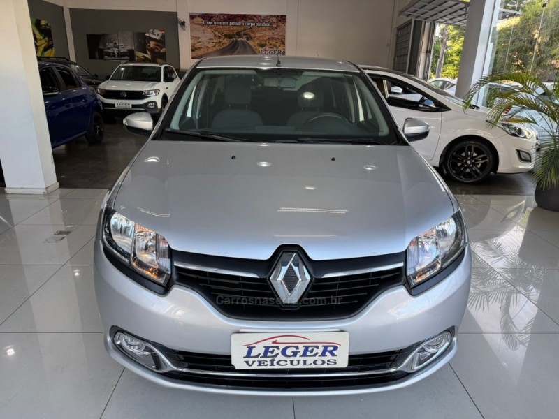 LOGAN 1.6 DYNAMIQUE 8V FLEX 4P MANUAL - 2015 - SãO LEOPOLDO