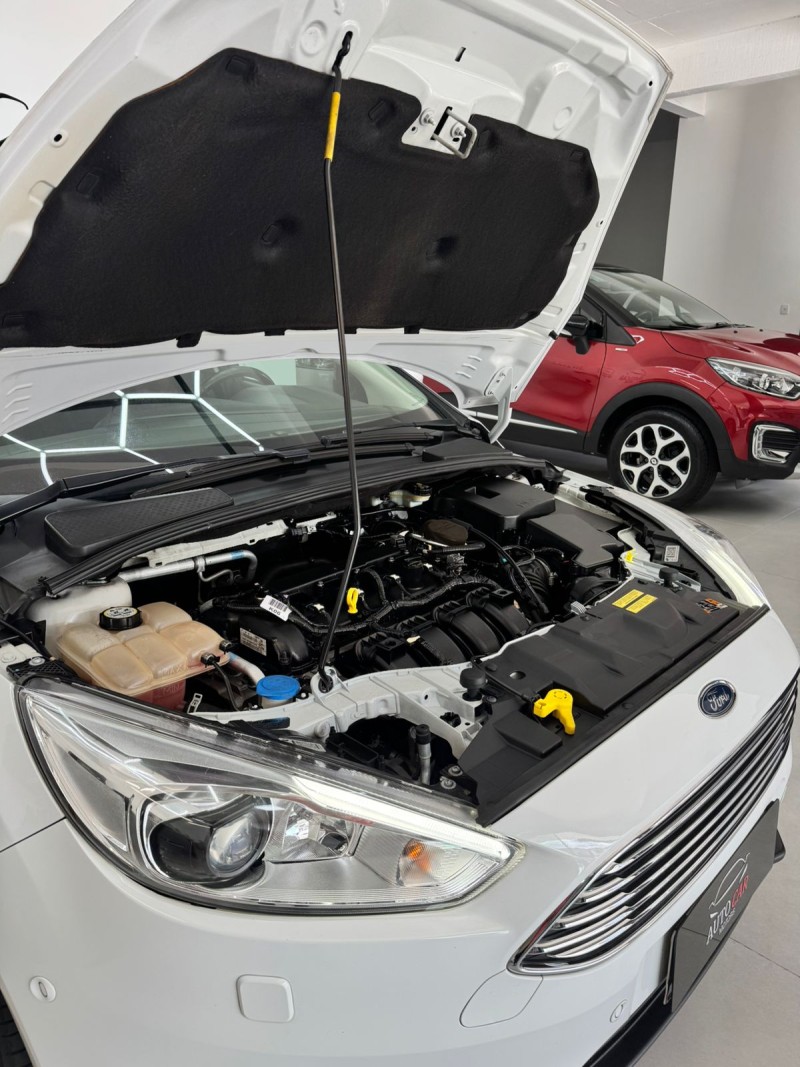 FOCUS 2.0 TITANIUM PLUS HATCH 16V FLEX 4P AUTO - 2016 - CAXIAS DO SUL