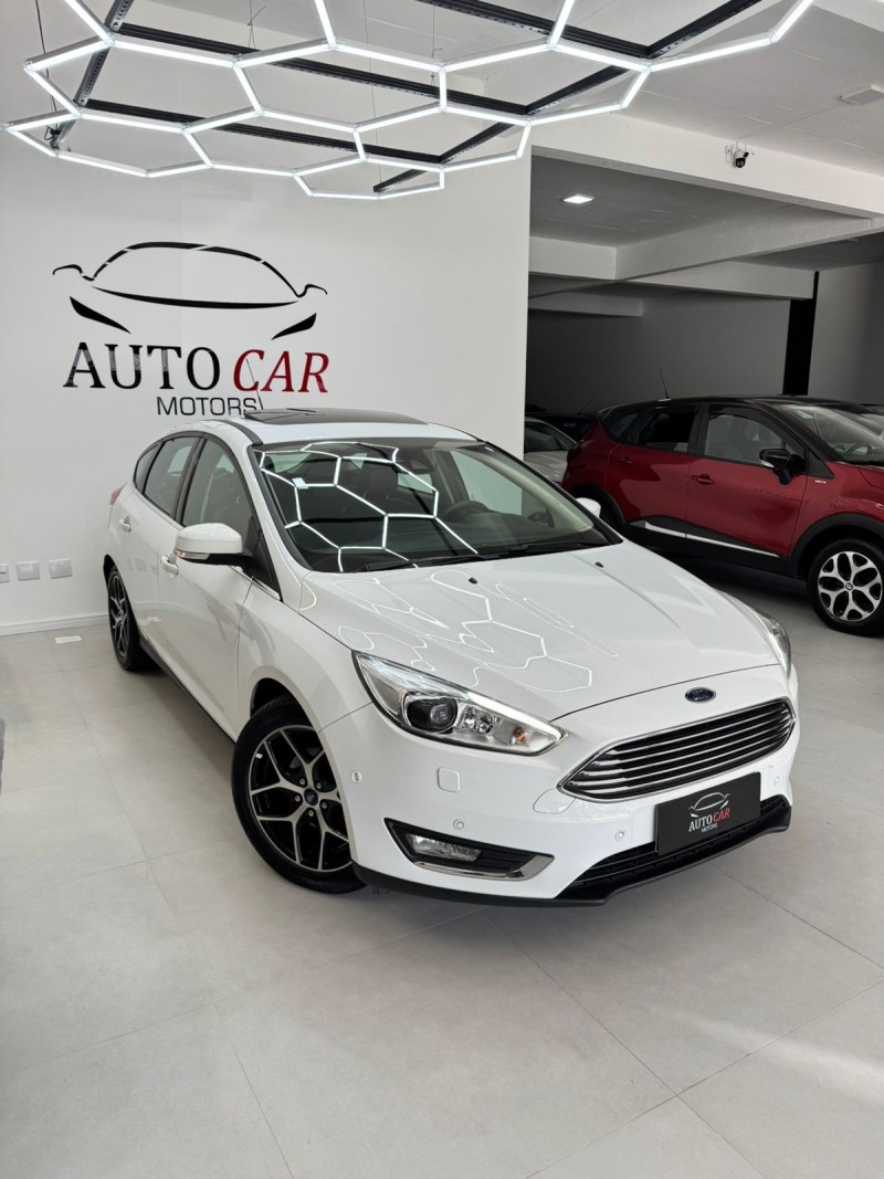 focus 2.0 titanium plus hatch 16v flex 4p auto 2016 caxias do sul