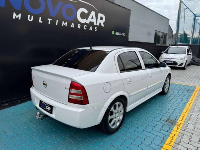 ASTRA 2.0 MPFI ADVANTAGE SEDAN 8V FLEX 4P MANUAL - 2011 - ESTâNCIA VELHA