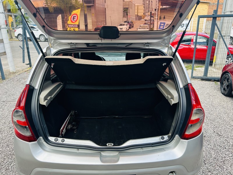 SANDERO 1.0 EXPRESSION 16V FLEX 4P MANUAL - 2011 - CAXIAS DO SUL
