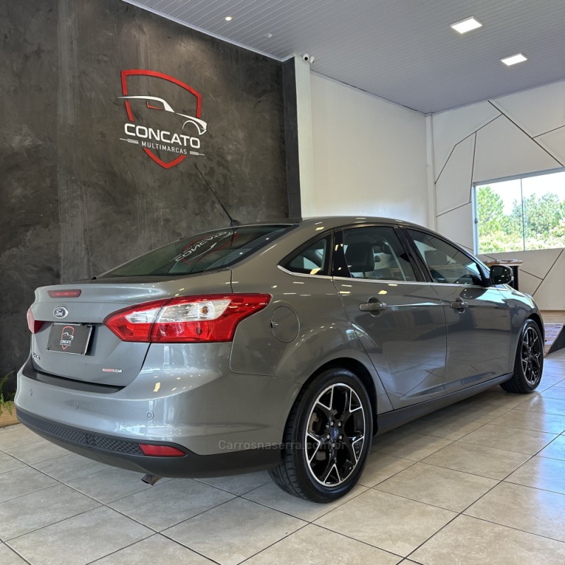 FOCUS 2.0 TITANIUM SEDAN 16V FLEX 4P AUTOMÁTICO - 2015 - FARROUPILHA