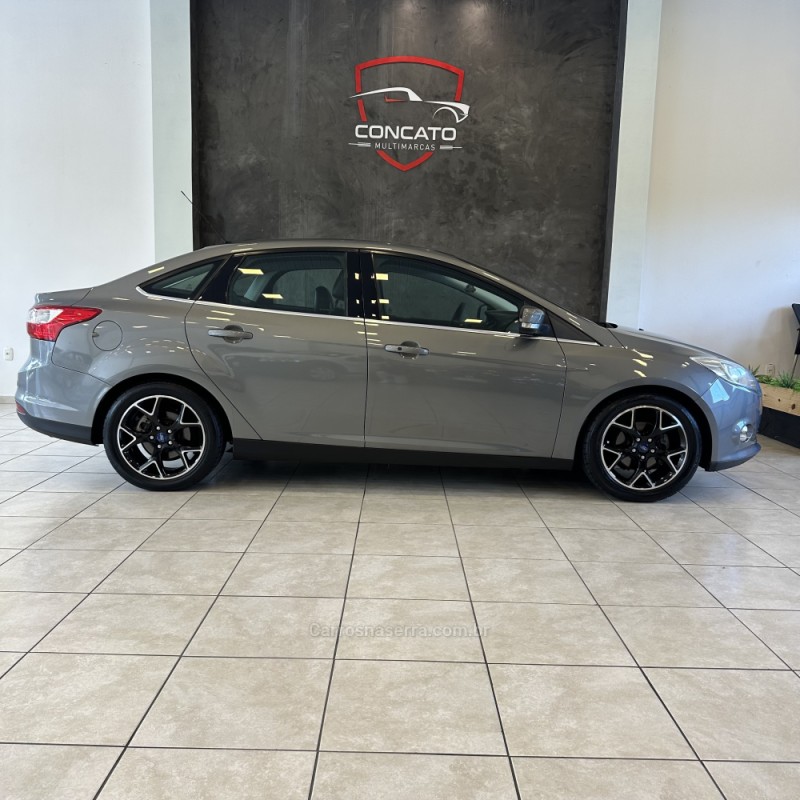 FOCUS 2.0 TITANIUM SEDAN 16V FLEX 4P AUTOMÁTICO - 2015 - FARROUPILHA