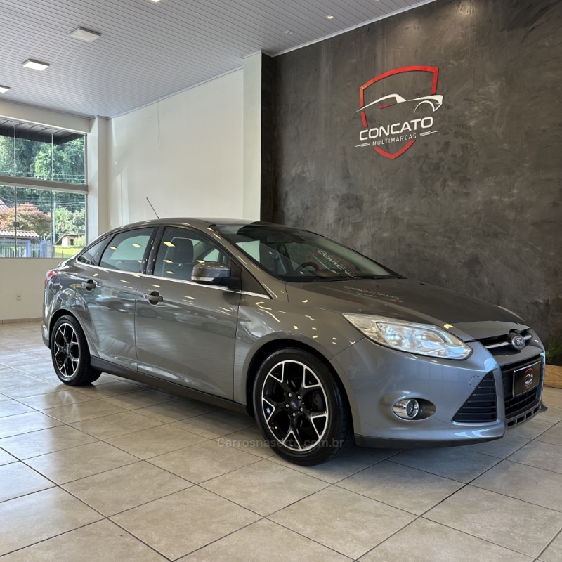 FOCUS 2.0 TITANIUM SEDAN 16V FLEX 4P AUTOMÁTICO - 2015 - FARROUPILHA