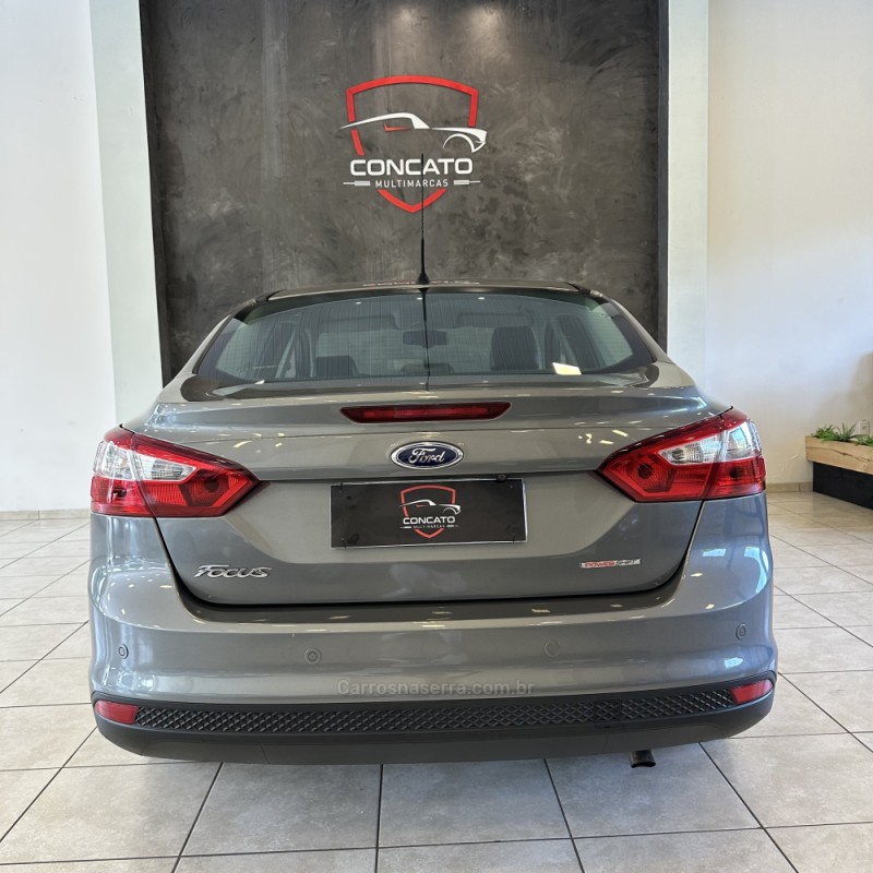 FOCUS 2.0 TITANIUM SEDAN 16V FLEX 4P AUTOMÁTICO - 2015 - FARROUPILHA