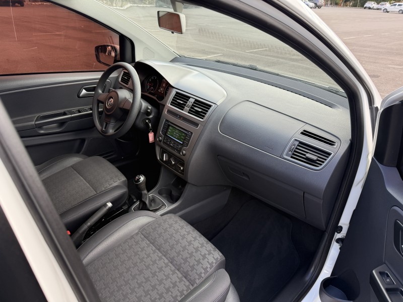 FOX 1.6 COMFORTLINE 8V FLEX 4P MANUAL - 2015 - CAXIAS DO SUL