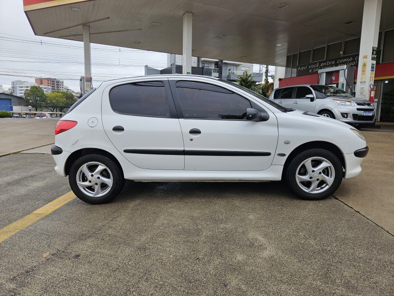 206 1.6 SELECTION 16V GASOLINA 4P MANUAL - 2004 - CAXIAS DO SUL