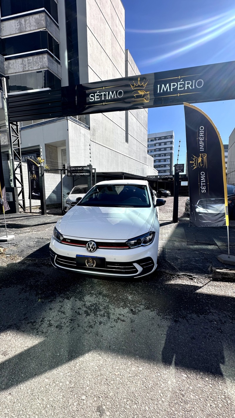 POLO 1.0	200 TSI HIGHLINE AUTOMÁTICO  - 2023 - CAXIAS DO SUL