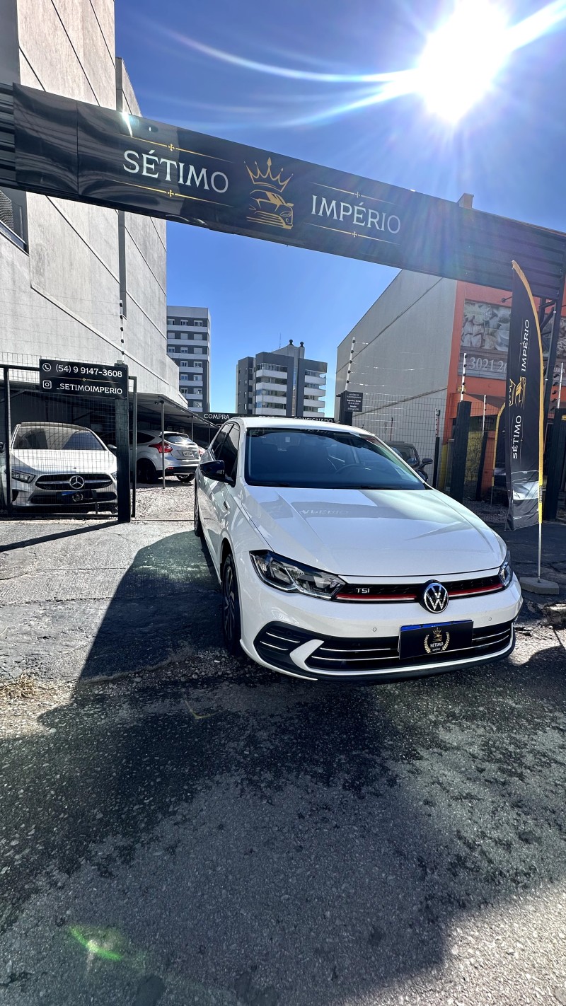 POLO 1.0	200 TSI HIGHLINE AUTOMÁTICO  - 2023 - CAXIAS DO SUL