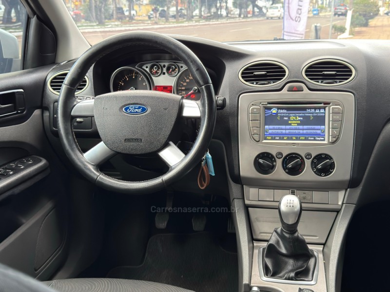 FOCUS 1.6 GLX 16V FLEX 4P MANUAL - 2012 - LAGOA VERMELHA