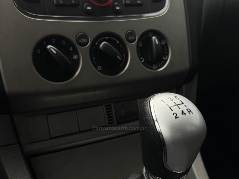 FOCUS 1.6 GLX 16V FLEX 4P MANUAL - 2012 - LAGOA VERMELHA