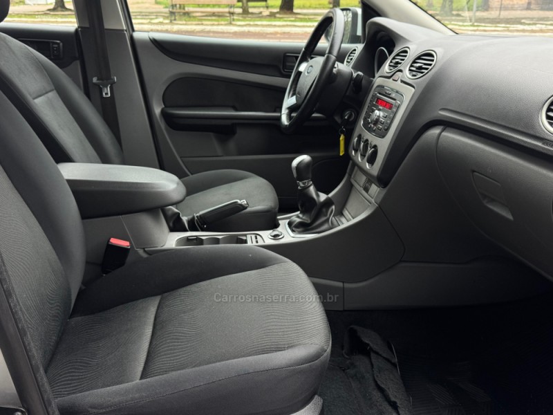 FOCUS 1.6 GLX 16V FLEX 4P MANUAL - 2012 - LAGOA VERMELHA