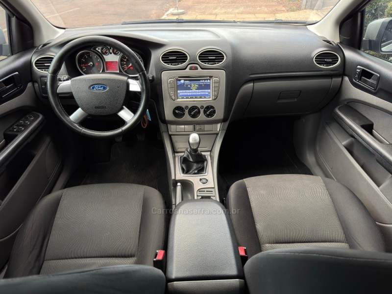 FOCUS 1.6 GLX 16V FLEX 4P MANUAL - 2012 - LAGOA VERMELHA