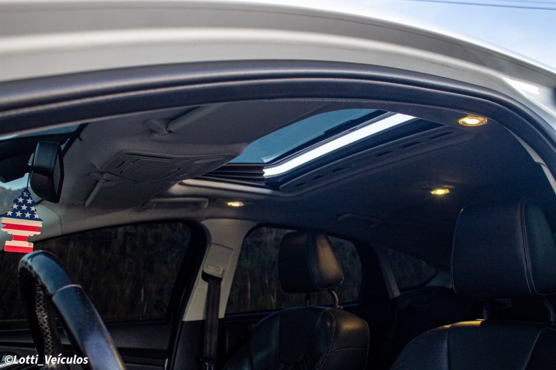 FOCUS 2.0 TITANIUM PLUS 16V FLEX 4P AUTOMÁTICO - 2015 - FARROUPILHA