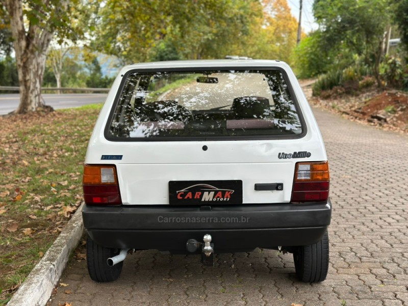 UNO 1.0 MILLE 8V GASOLINA 2P MANUAL - 1991 - DOIS IRMãOS