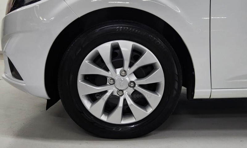 ONIX 1.4 MPFI LT 8V FLEX 4P MANUAL - 2017 - BENTO GONçALVES