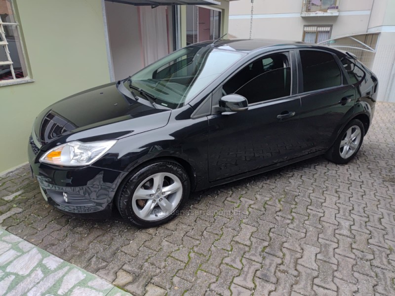 FOCUS 1.6 GLX 16V FLEX 4P MANUAL - 2012 - FARROUPILHA