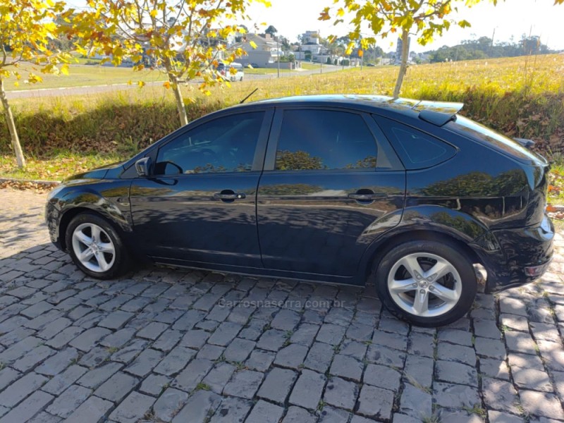 FOCUS 1.6 GLX 16V FLEX 4P MANUAL - 2012 - FARROUPILHA