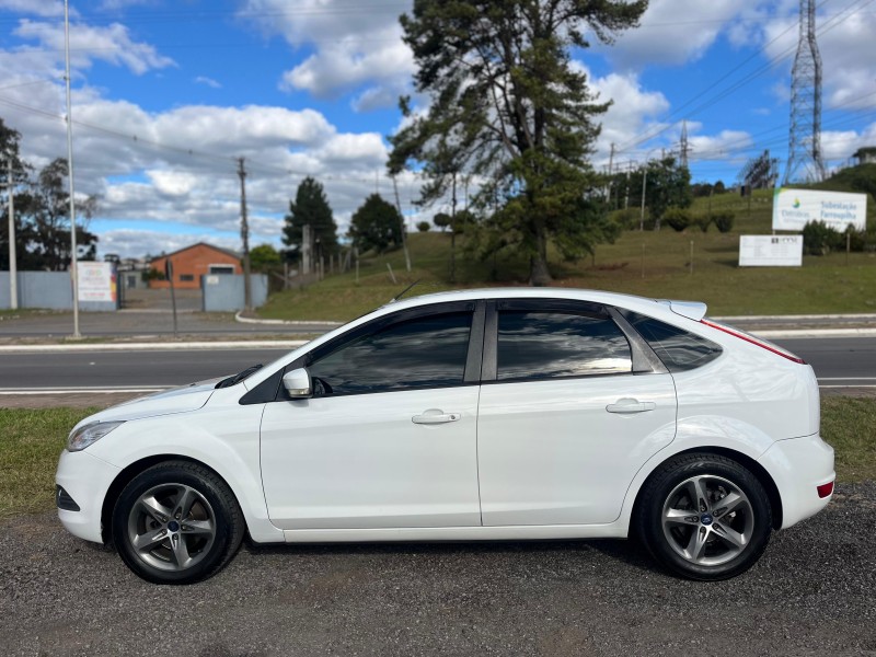 FOCUS 1.6 GLX 16V FLEX 4P MANUAL - 2013 - FARROUPILHA