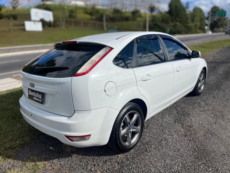 FOCUS 1.6 GLX 16V FLEX 4P MANUAL - 2013 - FARROUPILHA