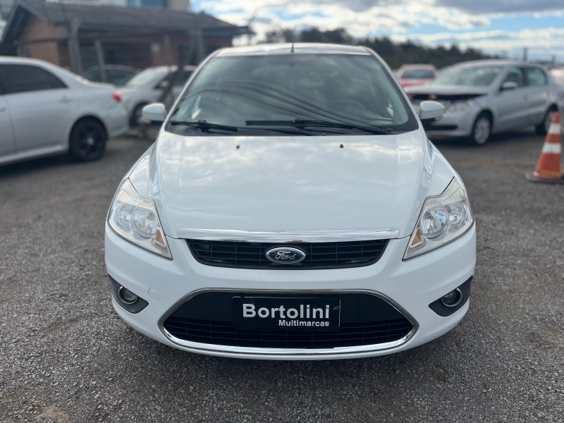 FOCUS 1.6 GLX 16V FLEX 4P MANUAL - 2013 - FARROUPILHA